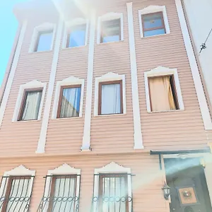 Ezgi Apart , İstanbul Türkiye